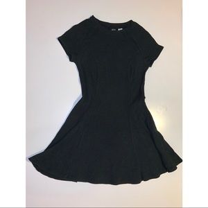 Short sleeve knit minidress